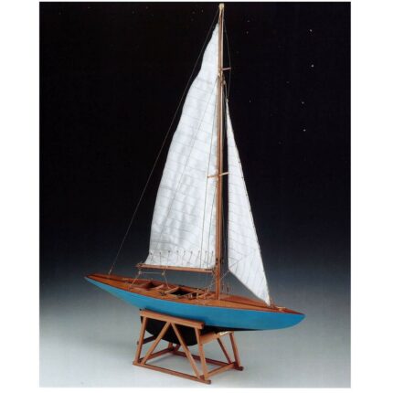 MAQUETTE BATEAU EN BOIS : MONOTYPE DE CLASSE INTERNATIONALE - Corel