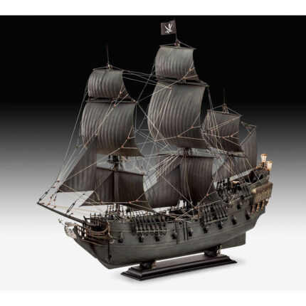 MAQUETTE BATEAU : PIRATES DES CARAÏBES LA VENGEANCE DE SALAZAR : BLACK PEARL - Revell