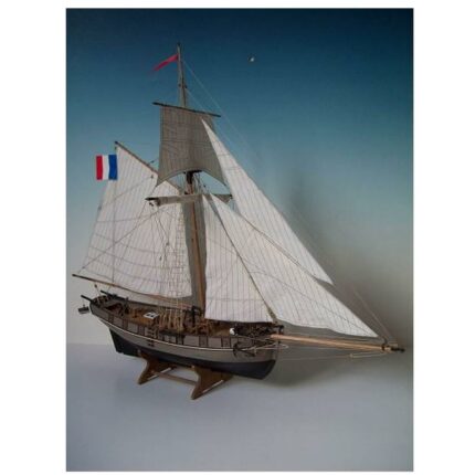 MAQUETTE BATEAU EN BOIS : CÔTRE ARMÉ 1815 FAUCON - Soclaine