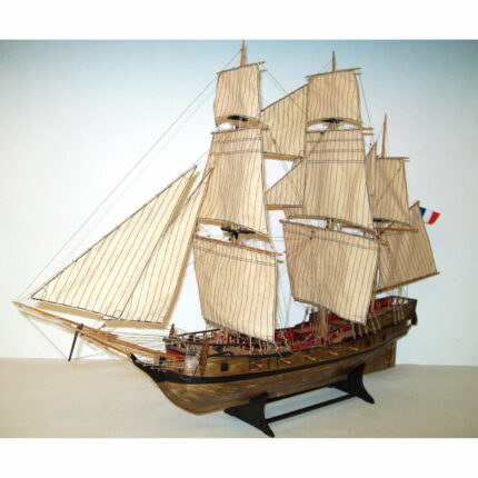 MAQUETTE EN BOIS - CORSAIRE FRANÇAIS LE TONNANT - Soclaine